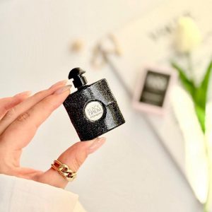عطرهای مینیاتوری و بند انگشتی در حجم 5 تا 10میل بسیار با کیفیت شرکتی